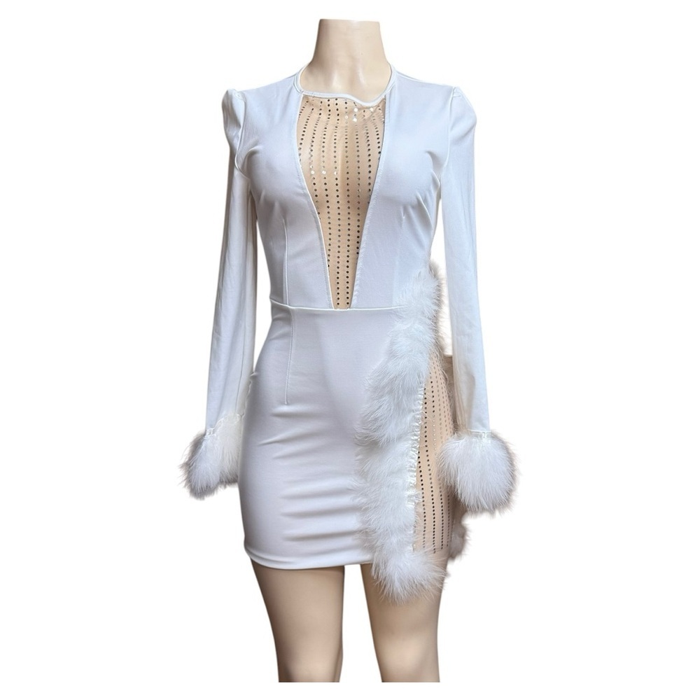 NHICDNS. Elegant White Dress with Fur Accents